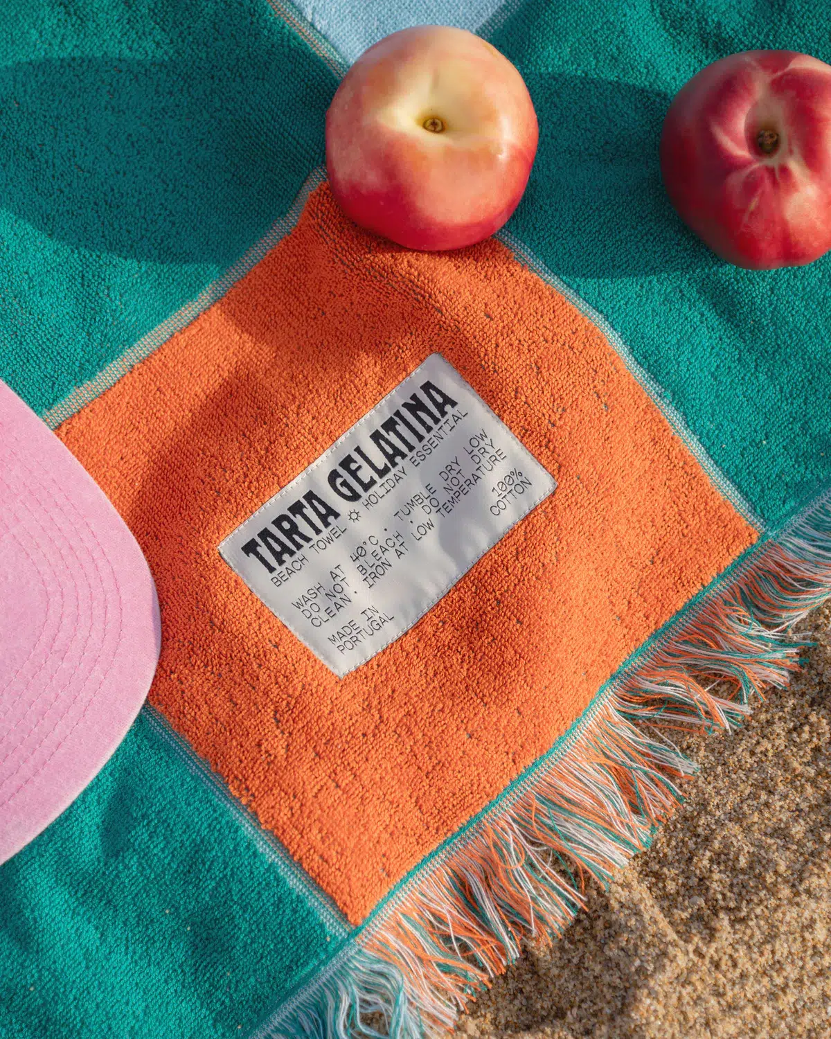 Pepino-Beach-Towel-TARTA-GELATINA-02.jpg
