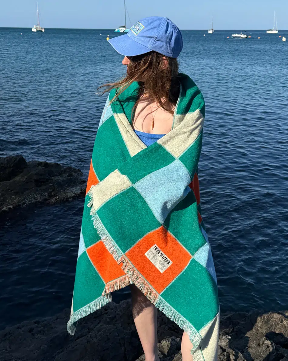 Pepino-Beach-Towel-TARTA-GELATINA-04_ff21fff4-4be9-45a7-b9b9-79955a502b12.jpg
